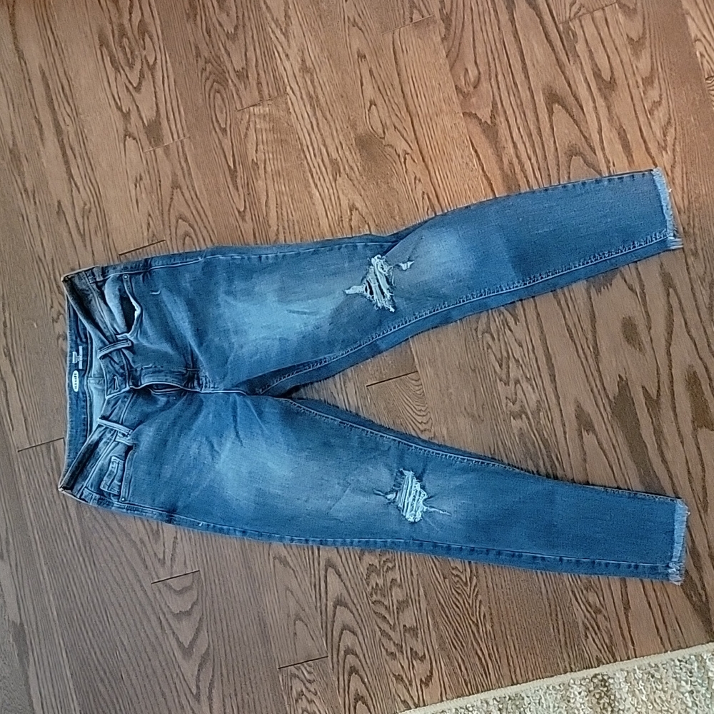 Women high rise jeans!